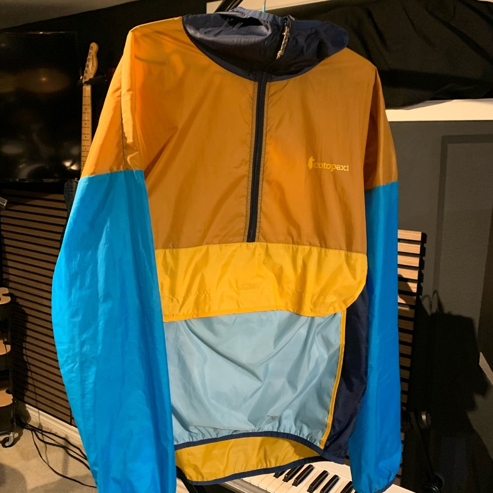 Cotopaxi Teca  Windbreaker Jacket - pit to pit 21 length 27

New without tags